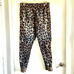 Nike Sportswear Club Fleece Men’s Leopard Joggers FB9046-040 Sz L